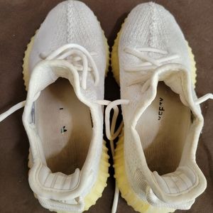 Yeezy boost 350 v2 size 4.5